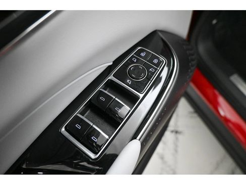 Certified 2024 Cadillac Lyriq Luxury AWD/4WD image 33