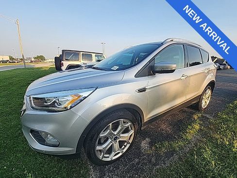 Used 2017 Ford Escape Titanium w/ Equipment Group 301A FWD image 2