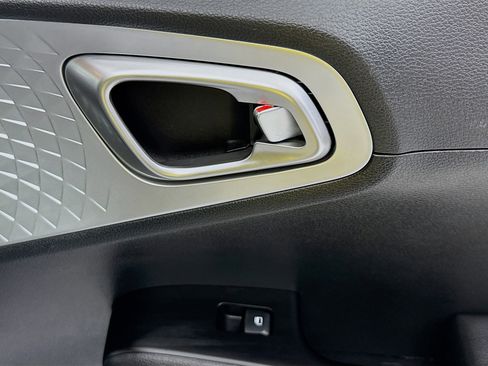 Used 2023 Kia Soul LX w/ LX Technology Package FWD image 29