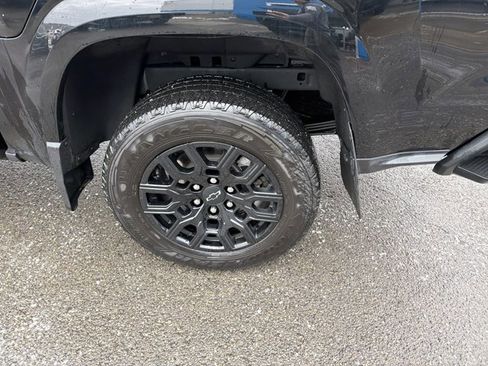 Used 2025 Chevrolet Colorado W/T w/ WT Custom Package image 9