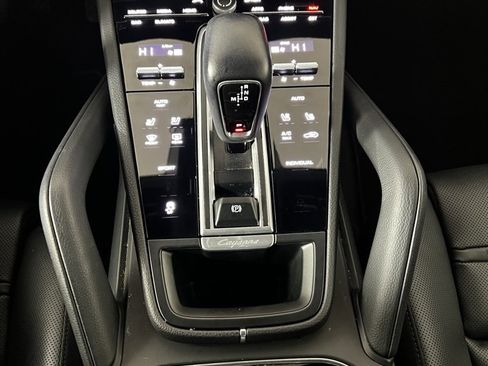 Certified 2022 Porsche Cayenne image 29