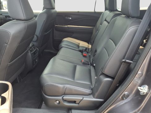 Used 2021 Honda Pilot Touring image 13