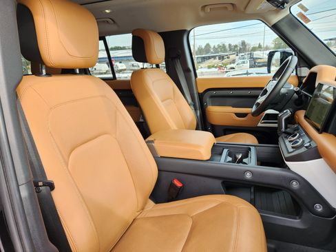 Certified 2024 Land Rover Defender 130 S image 17