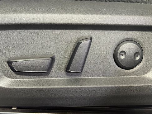 Used 2022 Nissan Rogue SV image 27