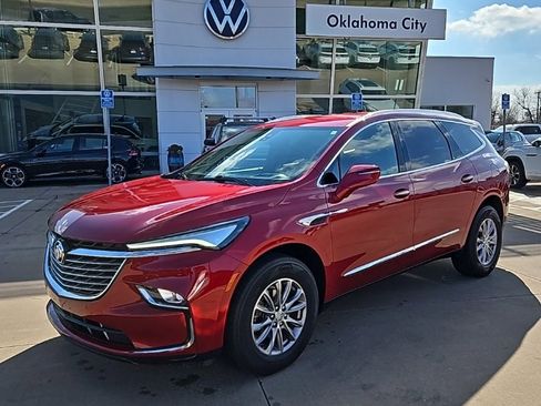 Used 2024 Buick Enclave Premium image 1