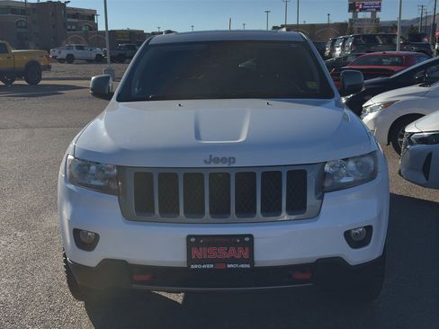 Used 2013 Jeep Grand Cherokee Trailhawk image 8
