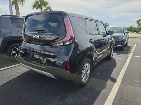 Certified 2025 Kia Soul LX w/ LX Technology Package FWD image 15