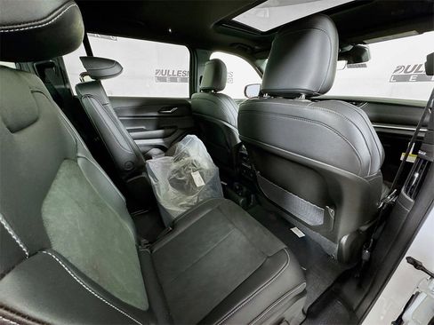 Used 2025 Jeep Grand Cherokee L Altitude image 26
