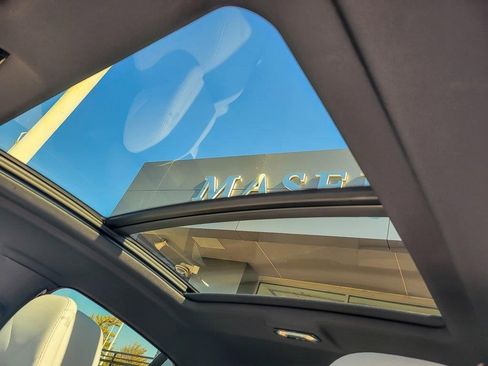 Used 2023 BMW X6 xDrive40i w/ M Sport Package image 12