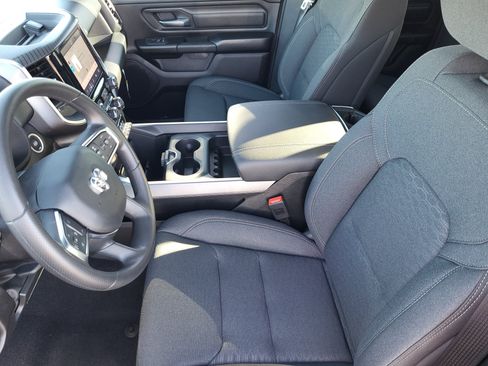New 2026 RAM 1500 Express AWD/4WD image 19