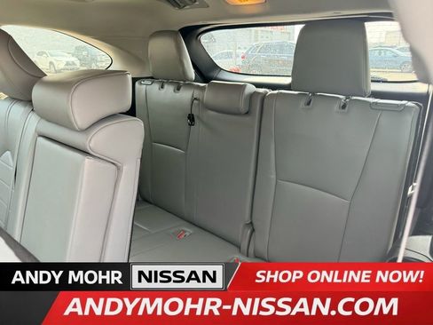 Used 2022 Toyota Highlander XLE image 30