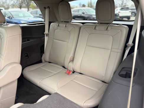 Used 2023 Lincoln Aviator Reserve w/ Equipment Group 201A AWD/4WD image 17