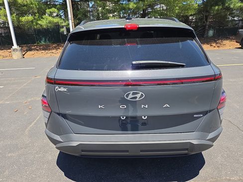 Used 2024 Hyundai Kona SEL w/ Convenience Package AWD/4WD image 4