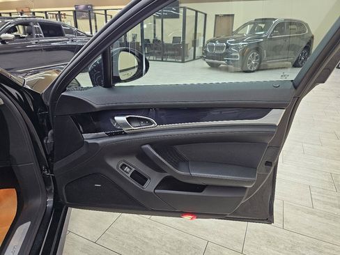 Used 2016 Porsche Panamera image 40