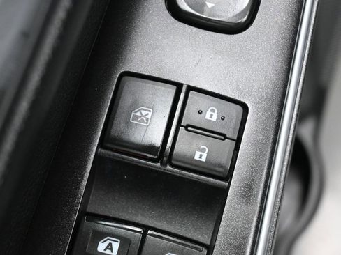 Used 2016 Toyota Camry LE image 6