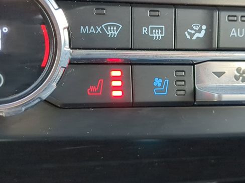 Certified 2022 Ford F250 Limited w/ FX4 Off-Road Package image 21