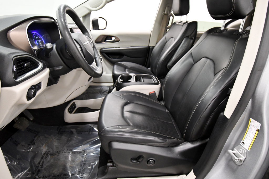 Used 2020 Chrysler Voyager Lxi FWD image 12