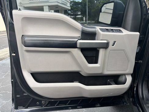 Used 2016 Ford F150 XLT image 12