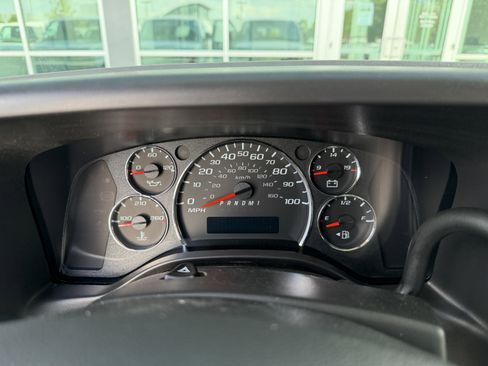 New 2026 Chevrolet Express 3500 Extended RWD image 16