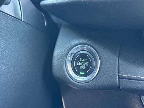 Used 2023 Buick Envision Essence FWD image 28