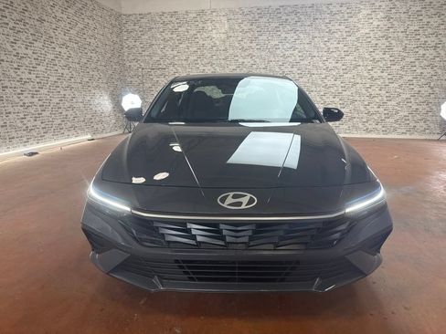 New 2026 Hyundai Elantra SEL Sport FWD image 2
