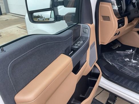 Used 2023 Ford F350 Lariat w/ Lariat Ultimate Package image 11