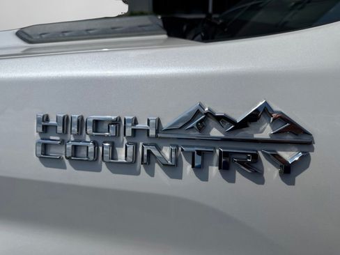 Used 2021 Chevrolet Silverado 2500 High Country w/ Z71 Off-Road Package AWD/4WD image 28
