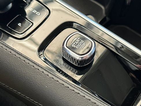 Certified 2025 Volvo XC90 B6 Plus image 27