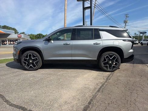 New 2026 Chevrolet Traverse High Country FWD image 1