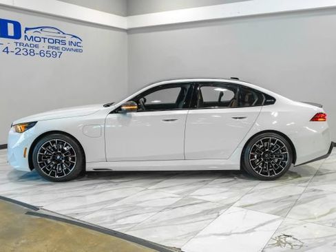 Used 2025 BMW M5 w/ Carbon Package AWD/4WD image 17