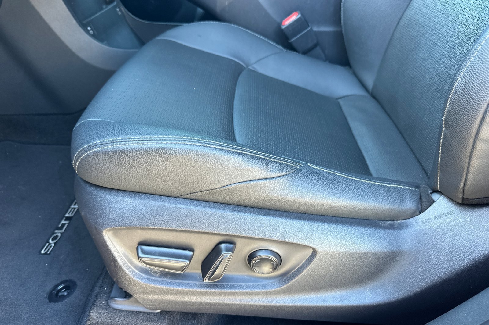 Used 2025 Subaru Solterra AWD/4WD image 13