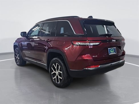 Used 2025 Jeep Grand Cherokee Limited image 6