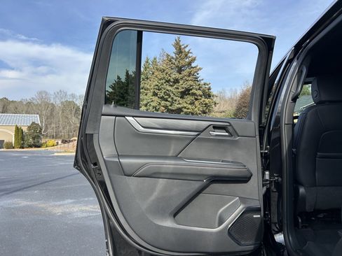 Used 2024 GMC Acadia Elevation image 58