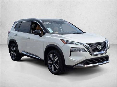 Used 2021 Nissan Rogue Platinum FWD image 3