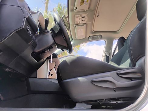 Used 2014 Toyota RAV4 XLE AWD/4WD image 9