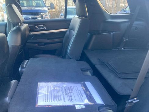 Used 2018 Ford Explorer XLT w/ Equipment Group 202A image 29