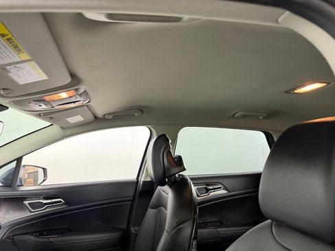 Used 2025 Kia Sportage EX image 24