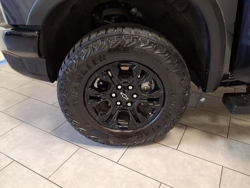 Used 2022 Chevrolet Silverado 1500 ZR2 w/ Technology Package image 29