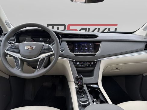 Used 2025 Cadillac XT5 Premium Luxury FWD image 17