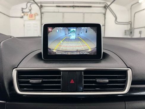 Used 2016 MAZDA MAZDA3 i Touring FWD image 38