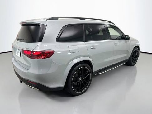 Used 2024 Mercedes-Benz GLS 580 4MATIC image 7