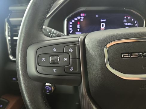 Used 2025 GMC Sierra 2500 Denali Ultimate w/ Max Trailering Package AWD/4WD image 16