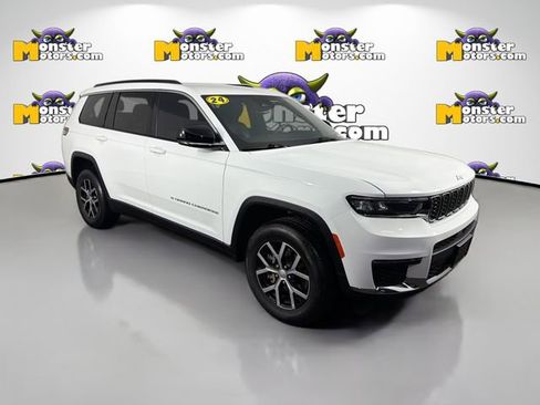 Used 2024 Jeep Grand Cherokee L Limited AWD/4WD image 3