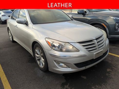 Used 2012 Hyundai Genesis 3.8 image 3