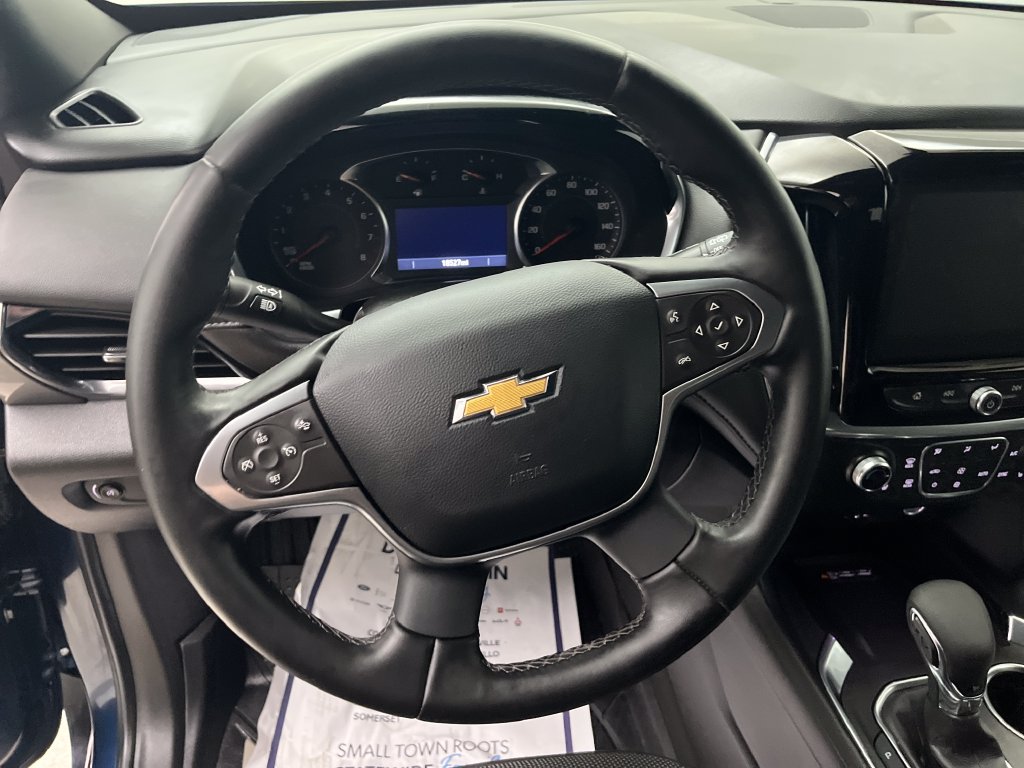Used 2023 Chevrolet Traverse LT FWD image 16