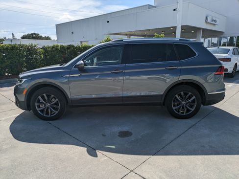 Certified 2023 Volkswagen Tiguan SE FWD image 7