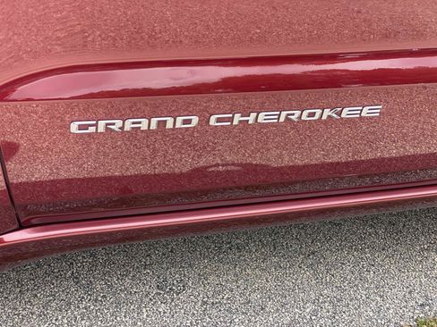 Used 2016 Jeep Grand Cherokee Overland RWD image 14