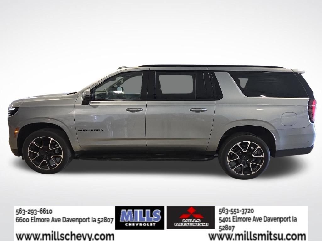 Used 2025 Chevrolet Suburban RST w/ Comfort Package AWD/4WD image 2