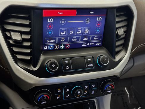 Used 2023 GMC Acadia SLE w/ Driver Convenience Package FWD image 12