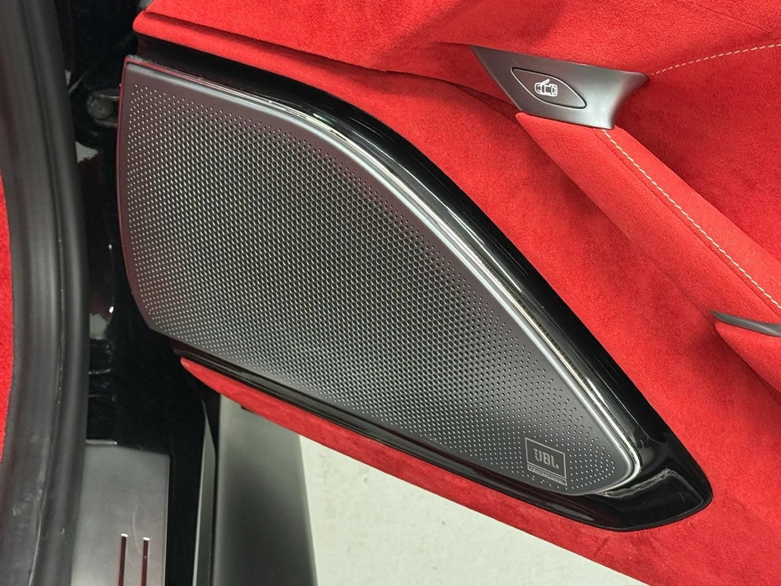 Used 2025 Ferrari Roma Spider RWD image 42